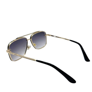Aviator Sunglasses with gold frame 